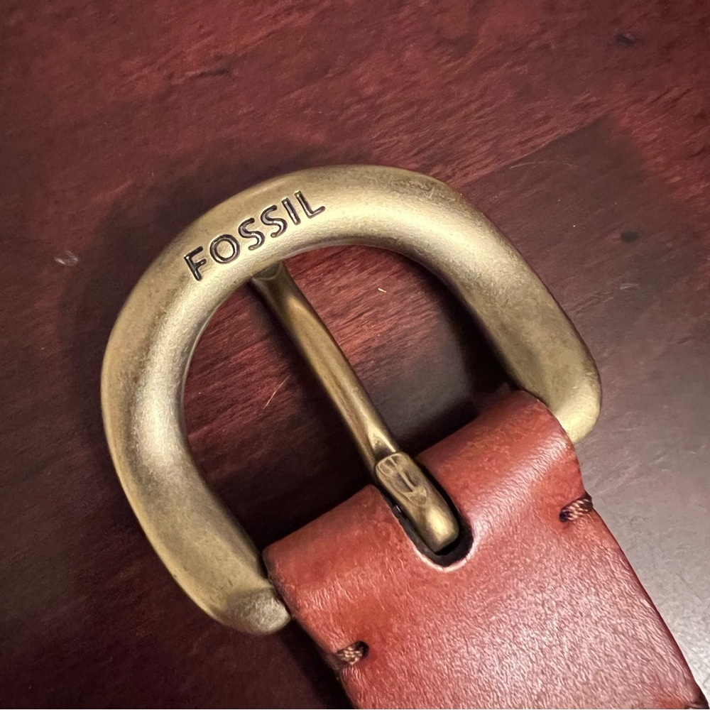 Fossil brown leather floral embossed belt EUC - Picture 4 of 7